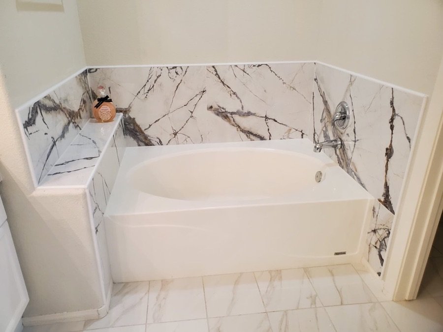 Tiled bathtub surround